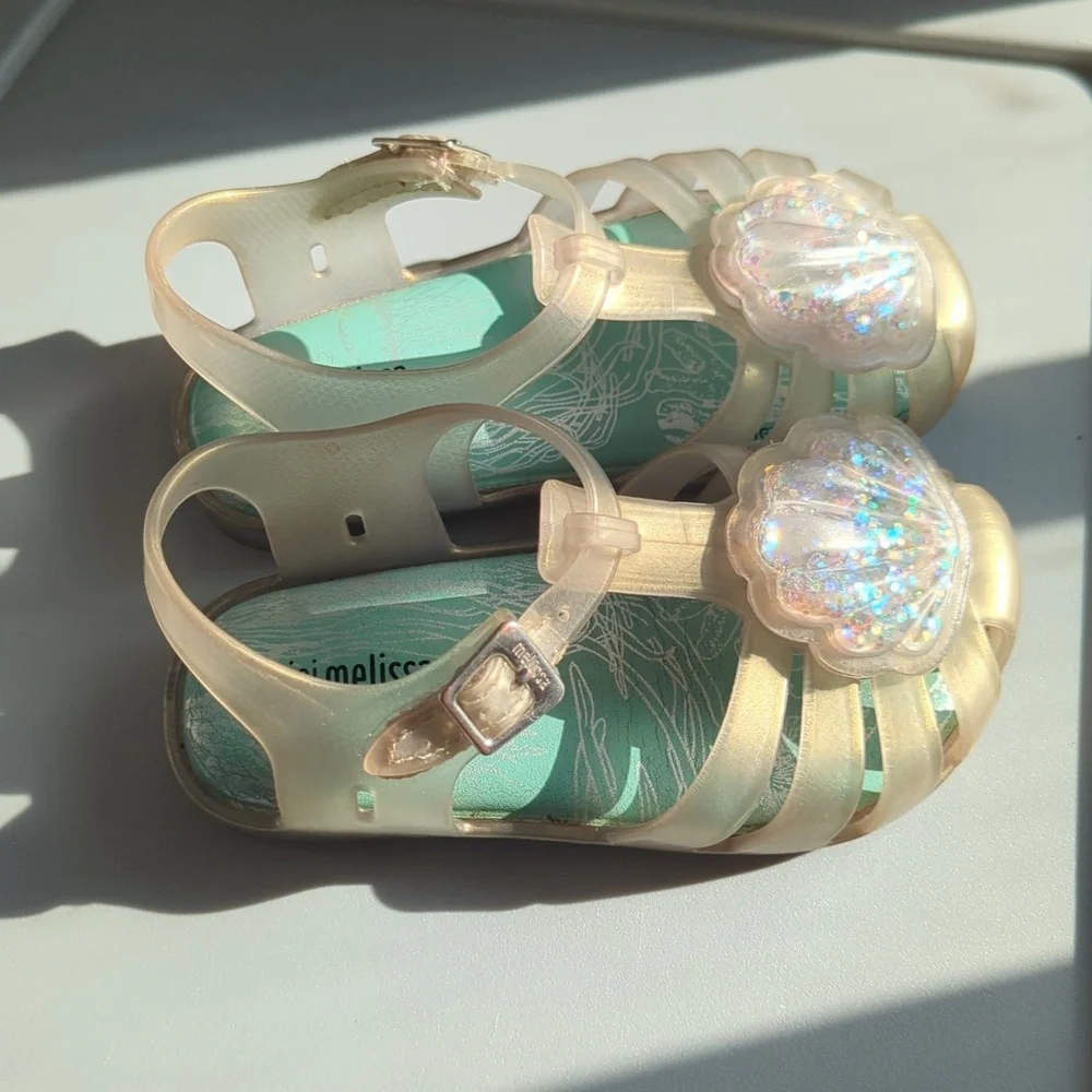 Mini Melissa size 8 seashell sandals